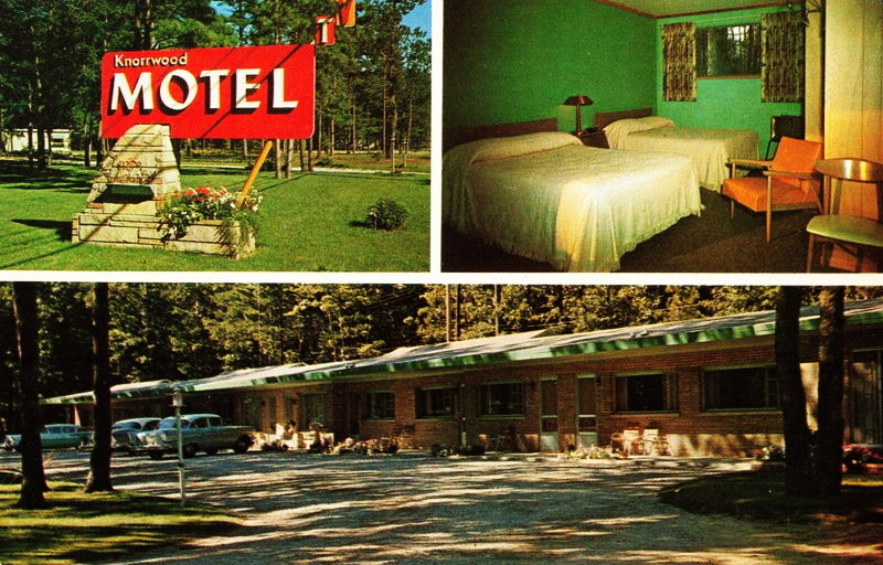 Knorrwood Motel (Four Seasons Motel) - Vintage Postcard